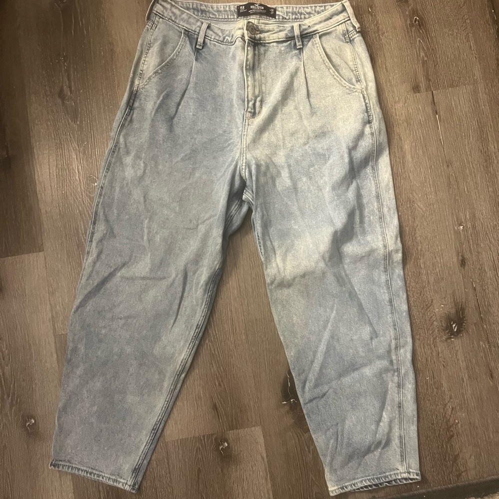 Hollister ultra high rise mom jeans 15R